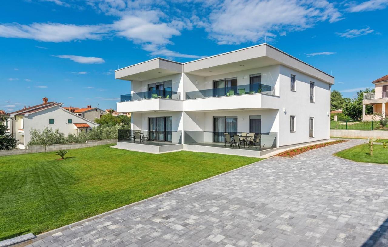 Apart Residence Blue Sea Porec Bagian luar foto